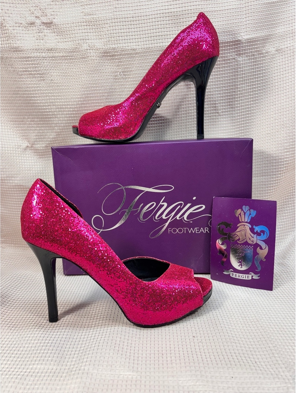 Fergie Awareness Pink Honeycomb Glitter Peep Toe Pump PINK size 9